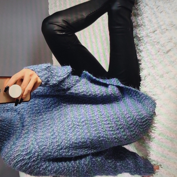 Sweater - Picture 3 of 4